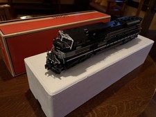 LIONEL - NEW YORK CENTRAL LIONMASTER SD-80 DIESEL LOCOMOTIVE 6-28332 picture