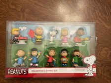 Just Play Peanuts Collector's Figure Set with 10 Peanuts Gang Figures NEW in Box picture