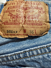 Vintage Levi's Men's Blue Denim Straight Fit Jeans 100% Cotton Button Fly  USA picture