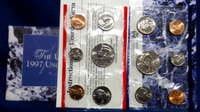 1997-P&D-MINT SET-- SEALED IN CELLO-GEM MINT COINS. ORIG GOVT. PACKAGING. #4412. picture