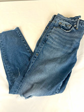 Good American Jeans 27 Light Wash Distressed Raw Hem Straight Leg  picture