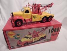 First Gear Shell 49-0003 1960 Mack B61 Tow Truck, Missing 1 Tow Hook, Excellent picture