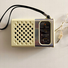 SANYO RP1250 Pocket AM Radio, White/Silver, Headphone Jack, Earphone & Box picture