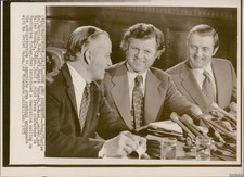 1975 Edward Kennedy Charles Mathias Wa Conference Wirephoto Historic Press 8x10 picture