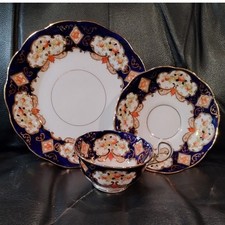 Vintage Royal Albert Heirloom Bone China Dessert Plates and Tea Set picture