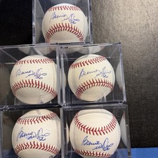 Bernie Williams Autographed MLBalls Slight Smudge BW Certified picture