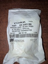 NOS YORK  025 32924 000 TEMPERATURE SENSOR  B92 picture