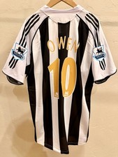 Michael Owen Newcastle United Football Club 2005/06 Premier League Home Kit picture