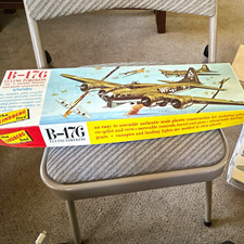Lindberg B-17G Flying Fortress Plastic Airplane Kit Unassembled Movable Parts picture