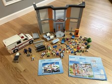 PLAYMOBIL City Life Large Hospital 70190 PLUS Ambulance 5952 5681 NEAR COMPLETE picture