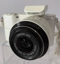 Samsung NX1000 Mirrorless FHD Smart Camera 20.3MP w/20-50mm Lens & Accessories picture