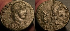 MRTWN Theodosius I AE2 Theodosius standing holding Victory Raising Kneeling Wmn picture