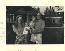1991 Press Photo Alix & Ralph Prete at home in Mandeville, Lousisiana picture