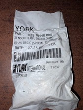 NOS YORK  025 30440 000 TEMPERATURE SENSOR  B92 picture