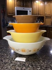 VINTAGE Pyrex Town and Country Cinderella Mixing Bowl SET 4-Pc W/ Custom Stands picture