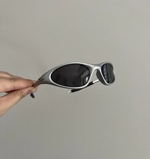 Vintage Oakley Minute Gen1 Lightweight Sunglasses Silver Frames black lenses Y2K picture