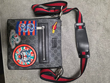 Gucci GG Supreme Shoulder Bag picture