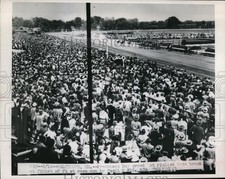 1949 Press Photo Preakness race at Pimlico MD won by Cecil M - net29757 picture