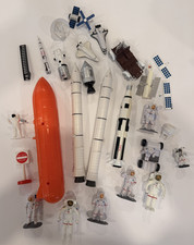 Lot of 25 NASA Space Toys  Astronaut Figures & White Space Shuttle Station Toys picture
