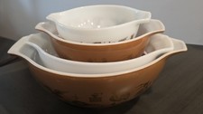 Vintage Pyrex Early American Cinderella Nesting Bowl Set (4-Piece) 441 - 444 picture