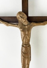 LARGE VINTAGE LEOPOLDINE MIMOVICH OAM BRONZE CRUCIFIX CHRIST ON WOODEN CROSS picture