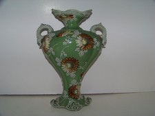 ANTIQUE NIPPON HAND PAINTED MORIAGE PORCELAIN TWO HANDLED VASE picture