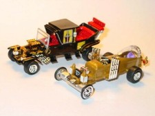 MUNSTERS KOACH & DRAGULA CAR SET COLLECTIBLE TV FAMILY & COFFIN CARS -Gold/Black picture