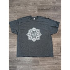 Gildan Heavy Cotton Mandala Graphic T-Shirt Mens 3XL Charcoal Heather Grey Boho picture