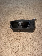 Brand new in case Oakley Briza  picture
