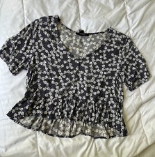 Forever 21 Women's Navy Blue White Floral Button Ruffle Cropped Blouse S picture