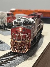 ScaleTrains HO GE ES44AC CSX Transportation #911 DCC Sound custom weathered. picture
