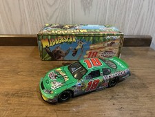 Action Bobby Labonte #18 2005 Chevy Monte Carlo 1:24 NASCAR Madagascar SIGNED picture