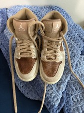 HV4269-200 Nike Air Jordan 1 Mid Hemp ( Women's ) size 7  picture