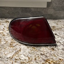 2000-2005 Buick LeSabre Driver Left LH Tail Light Lamp OEM 16525071 picture