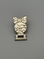 DISNEY TRADING PIN * MINNIE MOUSE * TROPHIES * HIDDEN MICKEY * 2019 * CHASER picture