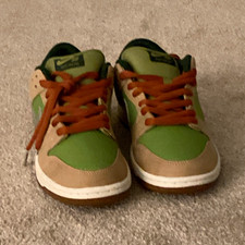 Nike SB Low-Top Skate Shoes Green/Tan Brown Laces Gum Sole US 9 picture