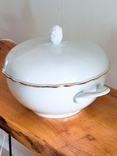 MidCentury Kahla White Porcelain Covered Tureen Gold Trim Rosebud Finial Germany picture
