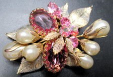 REGENCY Pink Rhinestone Faux Pearl Golden Leaves Vintage Pin Brooch picture