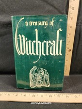 A Treasury of Witchcraft Book By Harry Wedeck 1961 1st Edition OG Dust Jacket  picture
