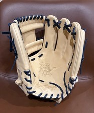 Rawlings Heart of the Hide Model PRO204-2CBC Live Lucky Right Hand Throw 11 1/2 picture