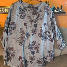 Torrid Plus 2X Harper Floral Henley Long Sleeve Button Front Pocket Blouse picture