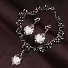 Beautiful Vintage inspired Floral Necklace And Earrings White Lucite &Rhinestone picture