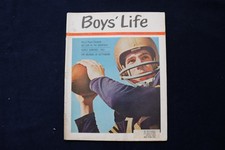1963 NOVEMBER BOYS' LIFE MAGAZINE-NAVY'S ROGER STAUBACH COVER - E 32915 picture