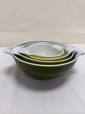 Vintage Pyrex Nesting Cinderella Mixing Bowls Green Set of 4 Verde Green picture