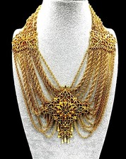 MAGNIFICENT 1969 MONET GOLD-TONE FESTOON CHAIN STATEMENT NECKLACE PENDANT BOOK picture
