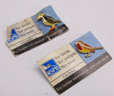 RSPB Robin #06 Puffin #07 Vintage Pins Badges Birds Conservation Birdwatching picture