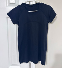 lululemon athletica Women's Black Crew Neck Slim Fit Stretch Tee, size 6 picture