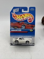 1997 Hot Wheels Mainline Collector #817 PORSCHE 928 White Chrome Lace Spokes ST2 picture