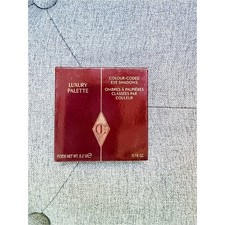 Charlotte Tilbury eye shadow palette picture