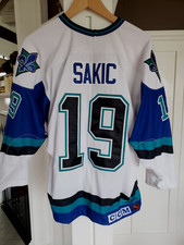 NO TARIFFS Quebec Nordiques Joe Sakic 95/96 The Shelved Wolf White Jersey 56 picture